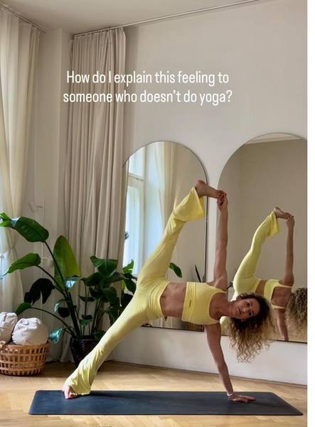 Isabel Wellniak, Side Plank